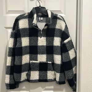 EST 1946 Fleece pull over with zipper. Black, gray and cream.